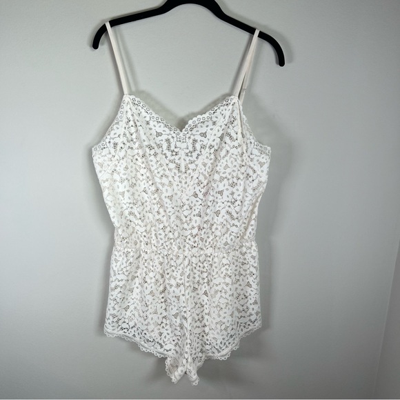 Victoria's Secret Other - Victoria's Secret Ivory Lace Romper Size Large Floral Sexy Wedding Gorgeous NEW